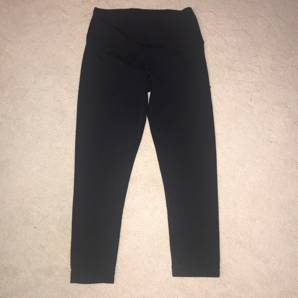 Yogalicious black capri leggings small. worn 1x